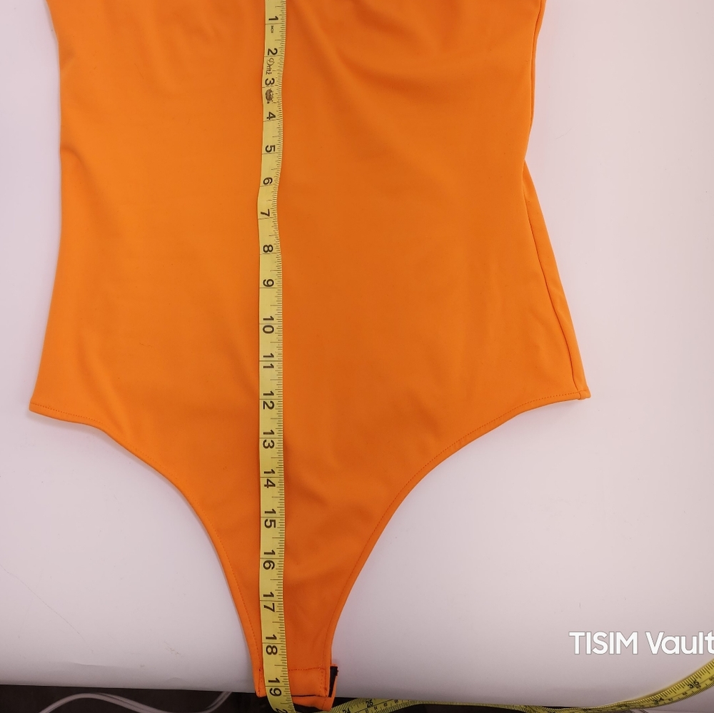 🌟 Sun-Kissed Charm: Luxe Feel Orange Medium Bodysuit 🌟 - Picture 6 of 9
